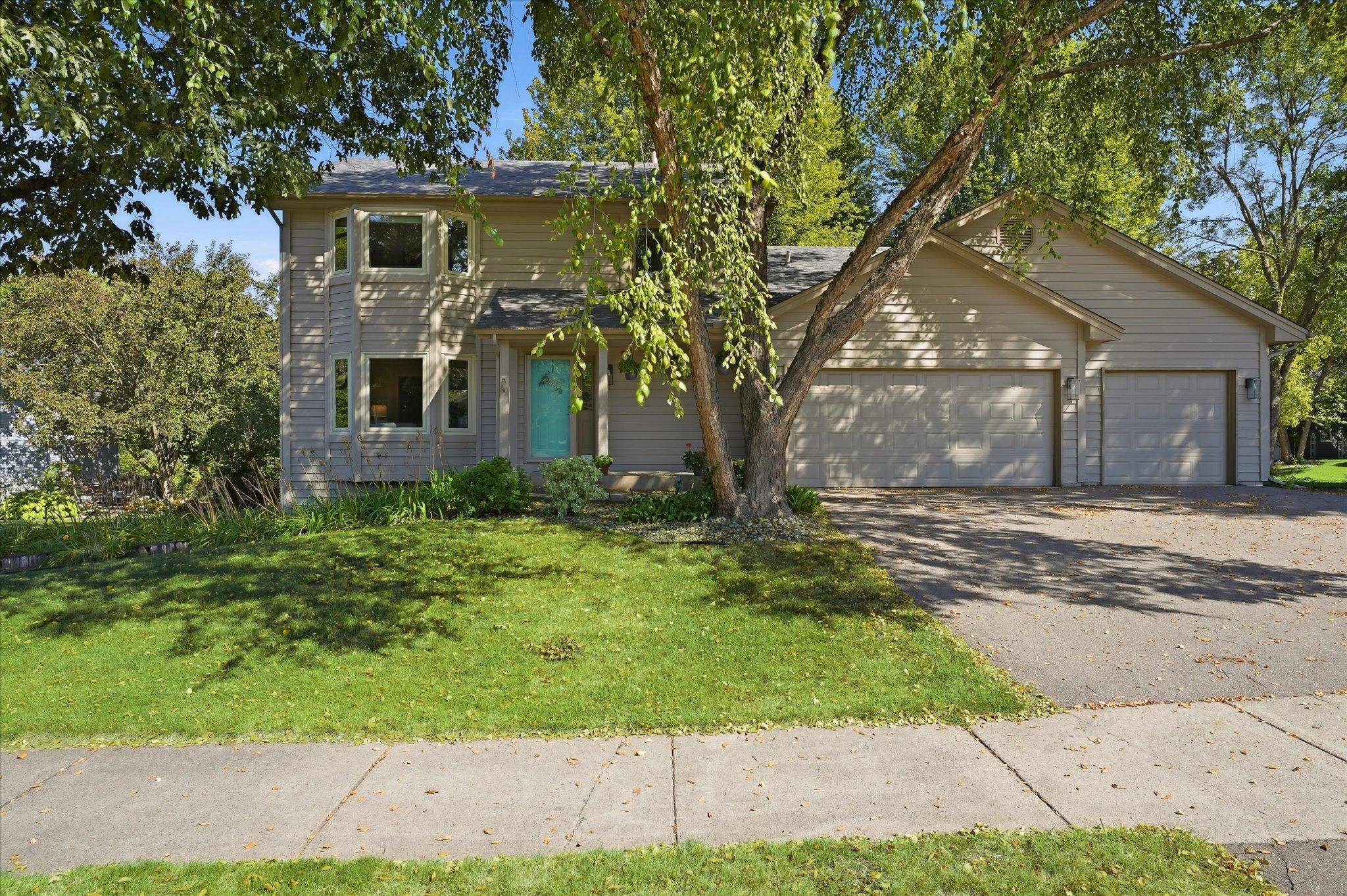 18997 Nature LN, Eden Prairie, MN 55346
