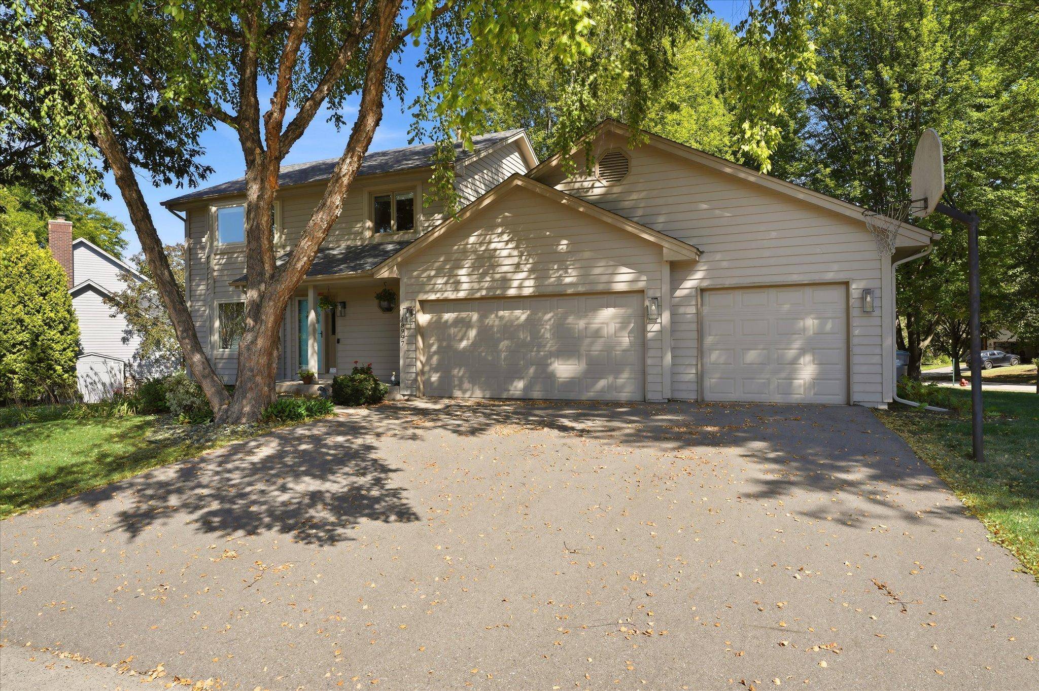 18997 Nature LN, Eden Prairie, MN 55346