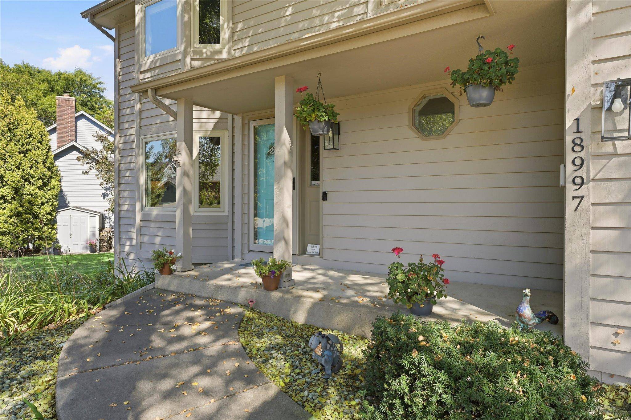 18997 Nature LN, Eden Prairie, MN 55346