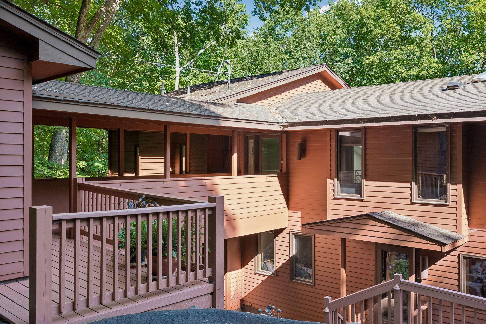 5845 Ridge RD, Shorewood, MN 55331