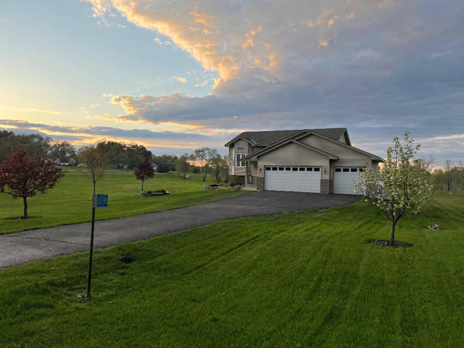 10590 257th AVE NW, Zimmerman, MN 55398