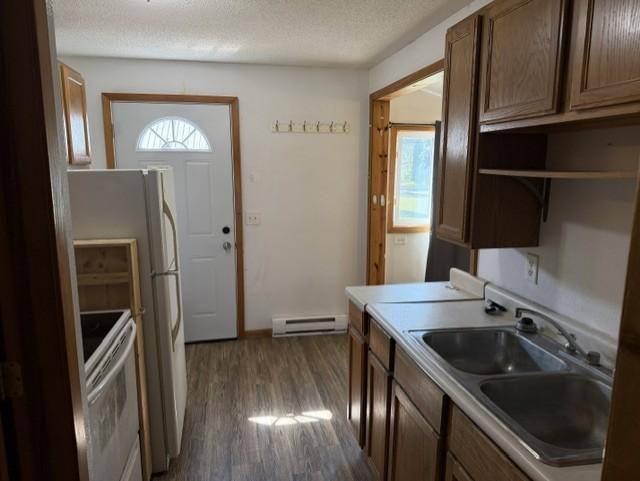 323 S Donnelly AVE, Litchfield, MN 55355