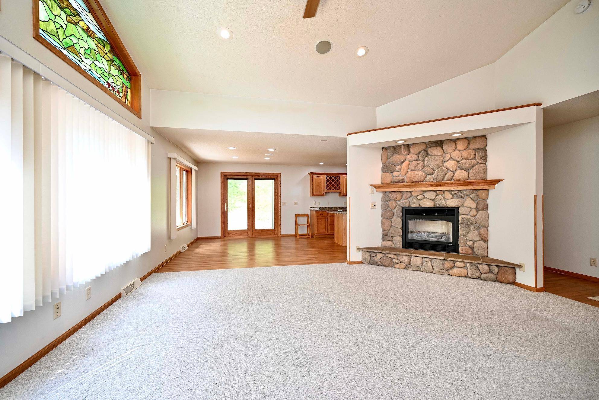 68 Whispering AVE, Winona, MN 55987