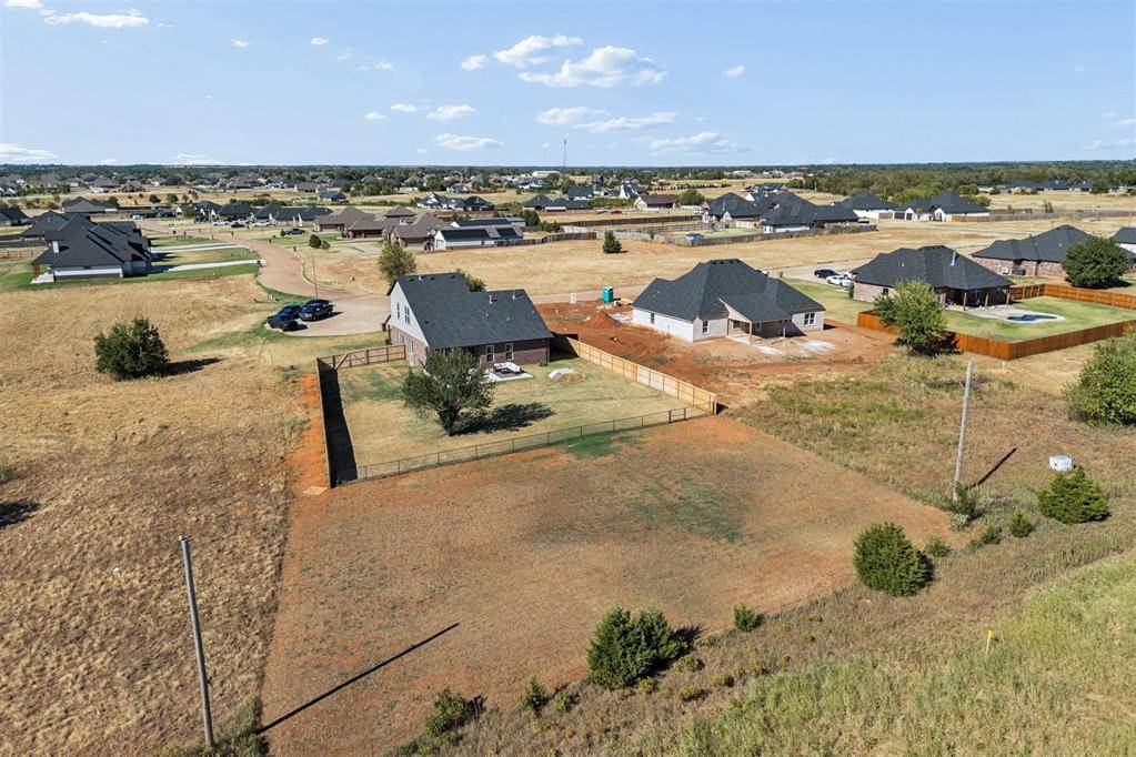 4676 Ranchero DR, Edmond, OK 73025