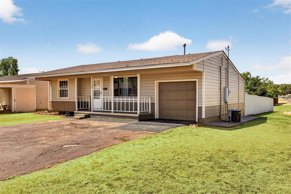 179 Herring DR, Elk City, OK 73644