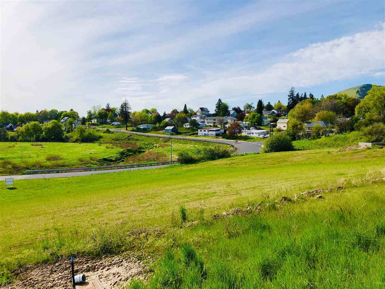 438 S College St, Tekoa, WA 99033