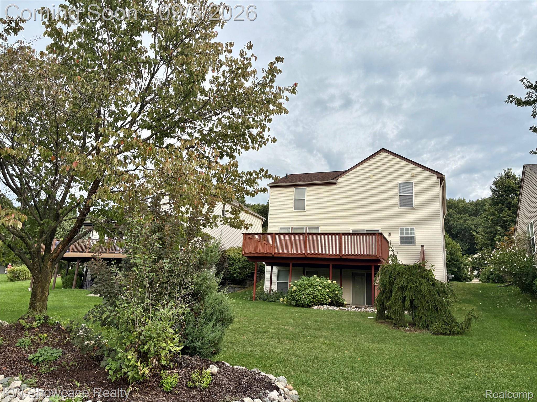 1645 Marshbank DR, Pontiac, MI 48340