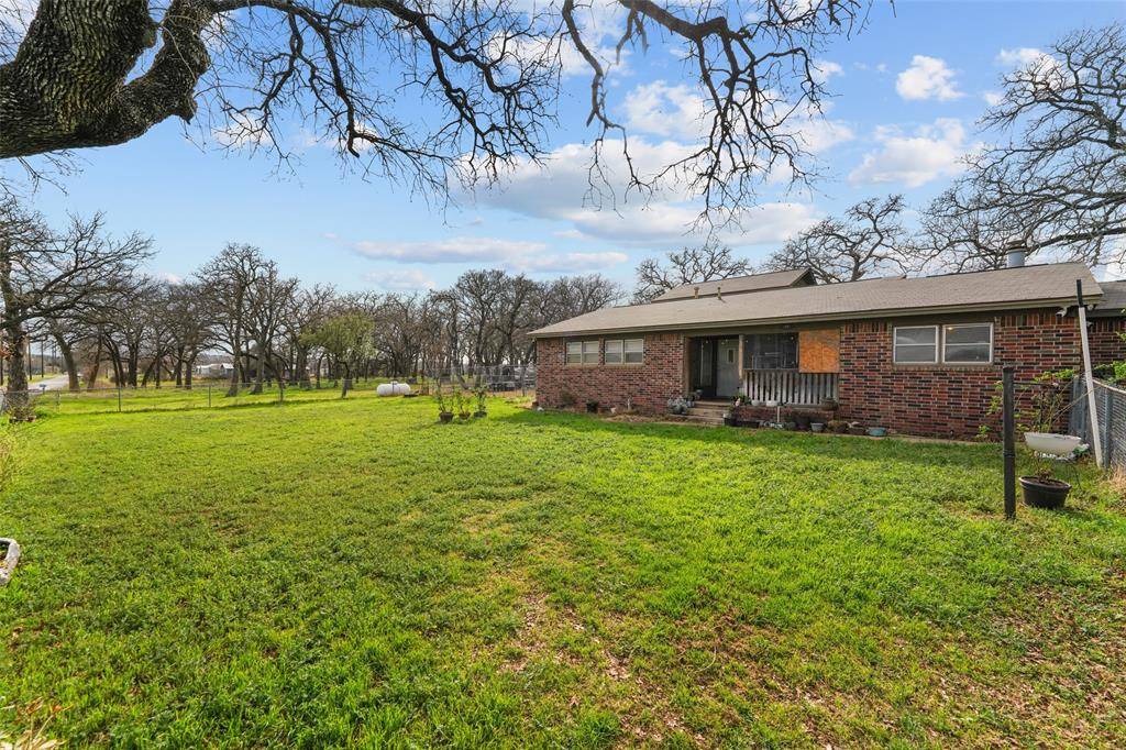 1051 Lynch Bend Road, Springtown, TX 76082