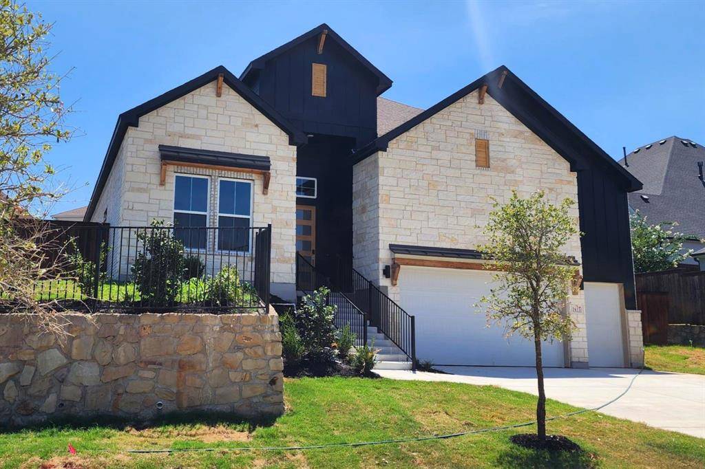 1633 Oak Trail Drive, Fort Worth, TX 76008