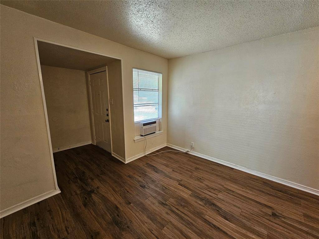 6540 Hollis Avenue, Dallas, TX 75227