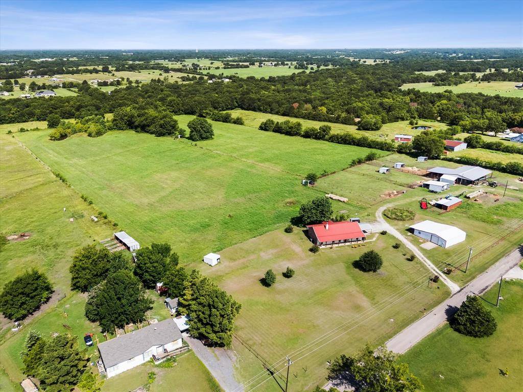 2210 County Road 1076, Celeste, TX 75423