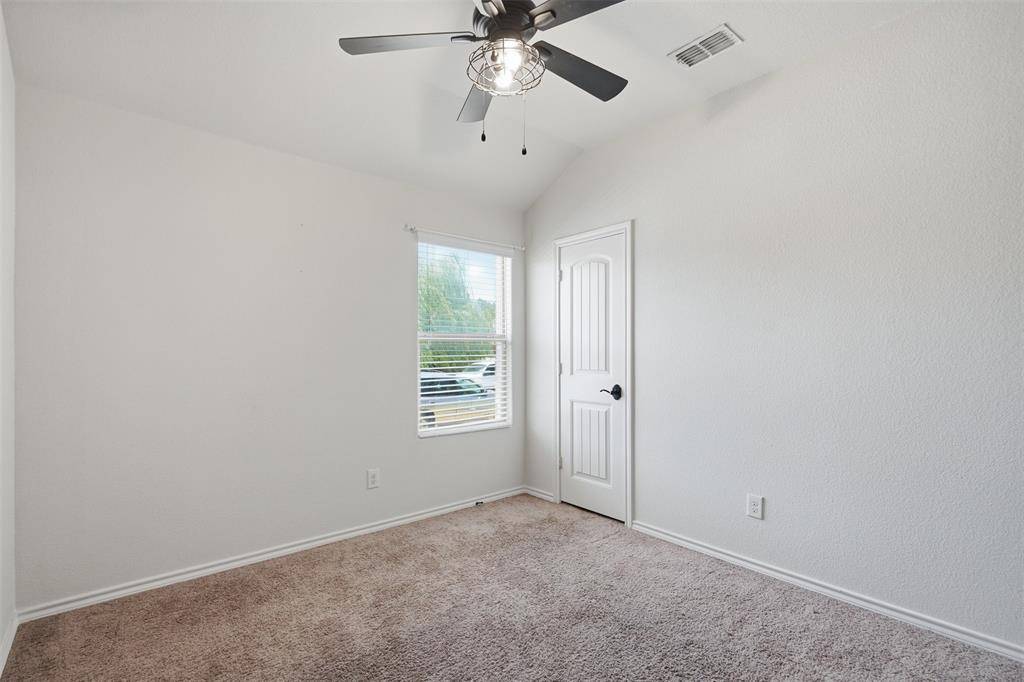 1124 Autumnwood Drive, Azle, TX 76020