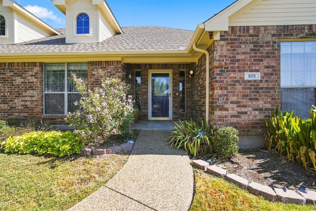 925 Cresthill Drive #37B, Cedar Hill, TX 75104