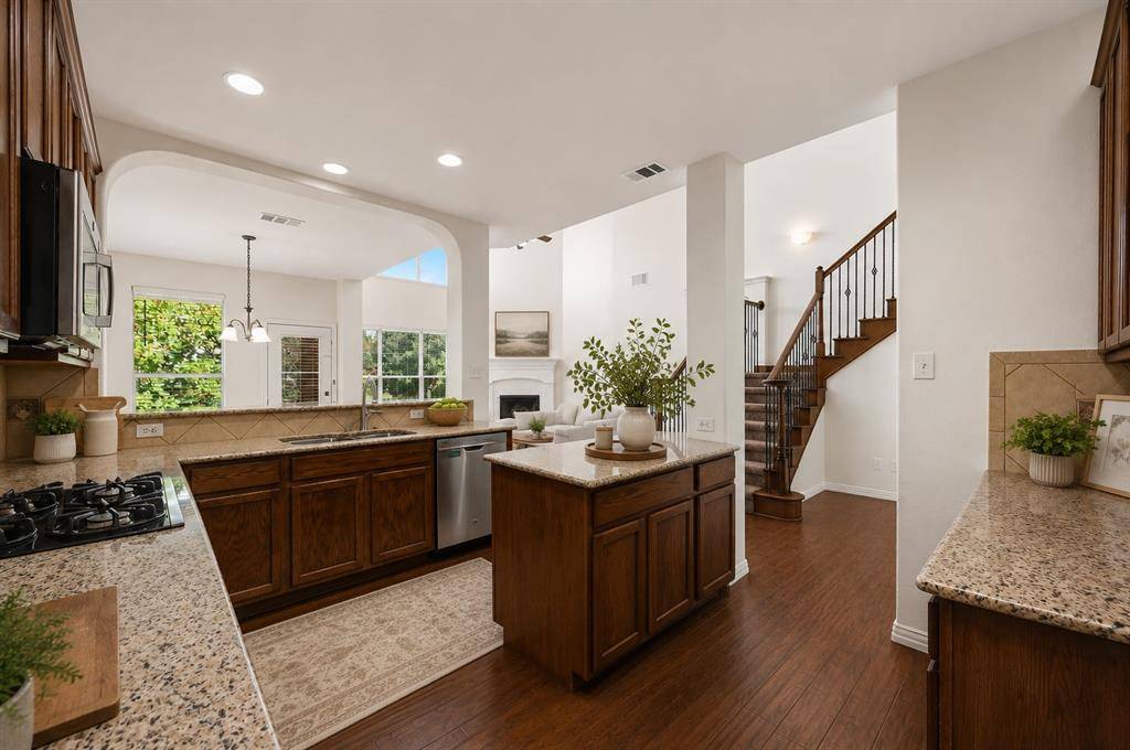 10105 Renwick Cove, Fort Worth, TX 76244