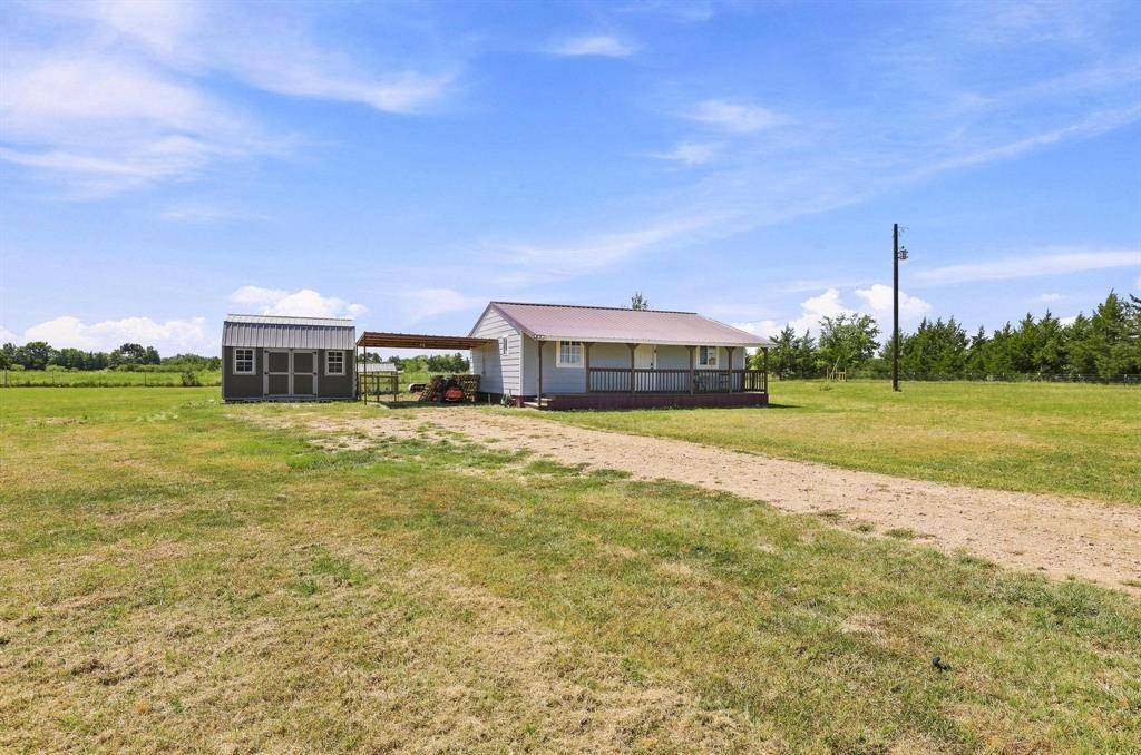 1703 Fm 1501, Deport, TX 75435