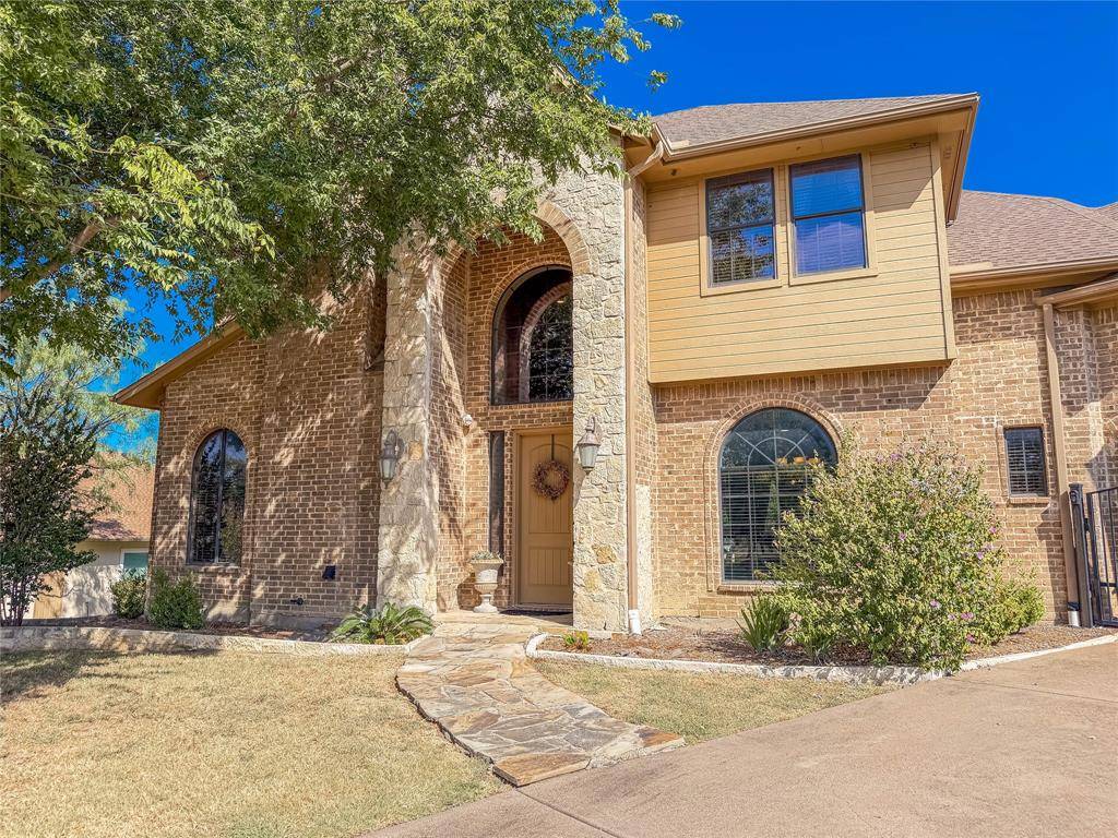 2737 Wood Lake Drive, Cedar Hill, TX 75104