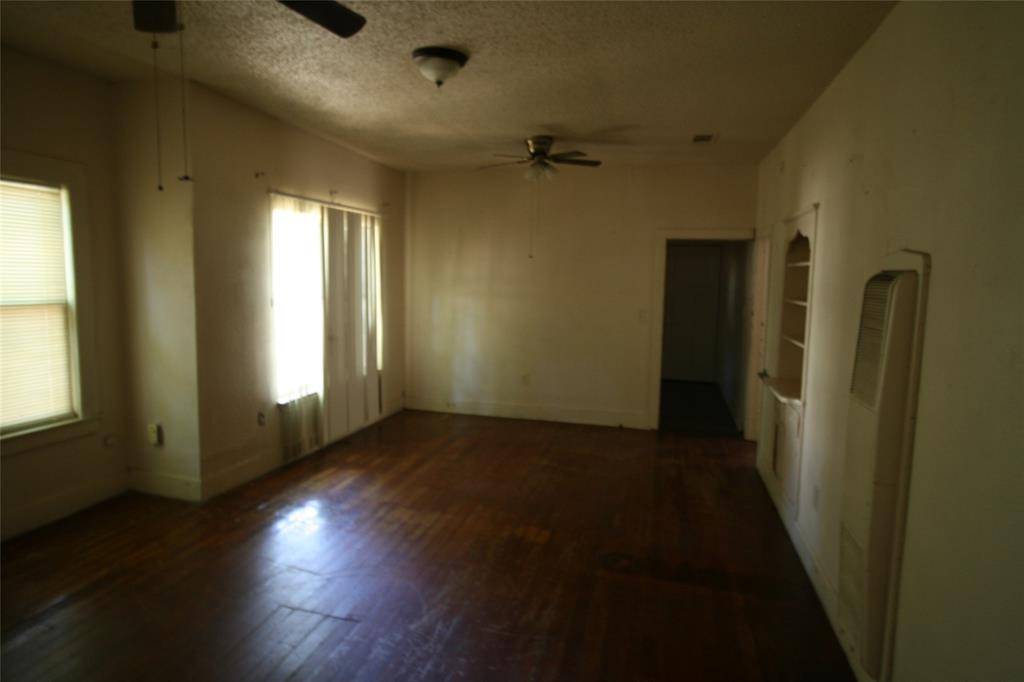 605 E Pine, Edgewood, TX 75117