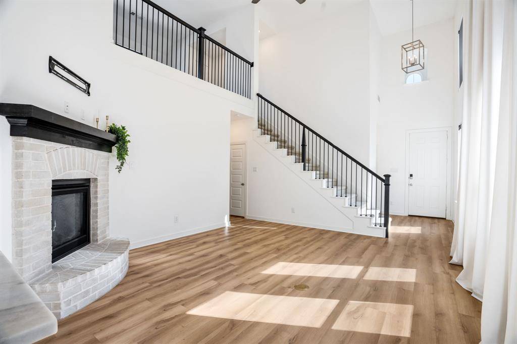1825 Pelham Drive, Aubrey, TX 76227