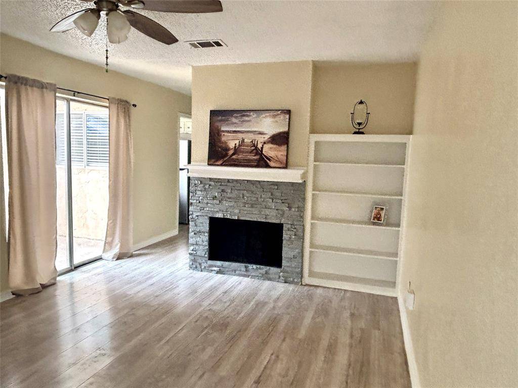 2760 Parkchester Drive, Arlington, TX 76015