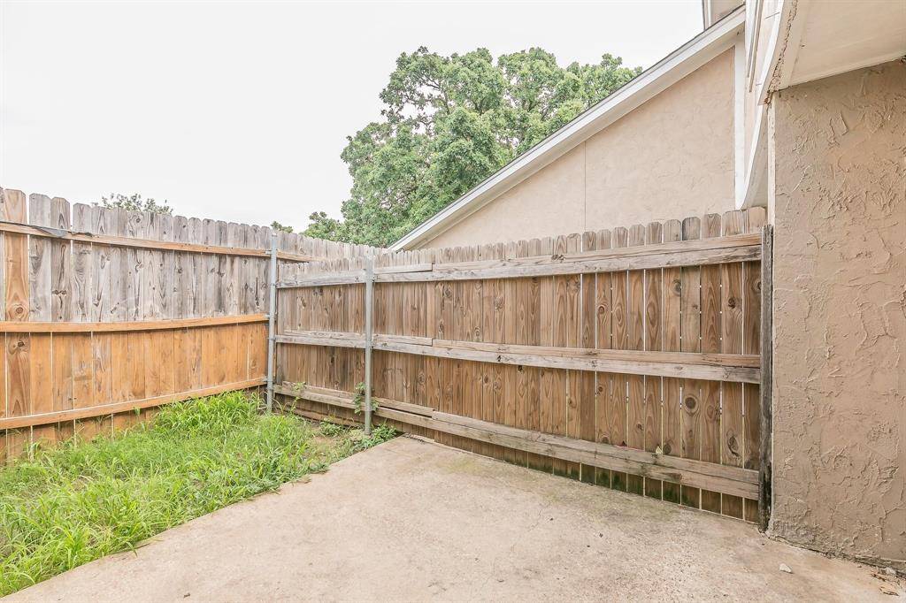 2760 Parkchester Drive, Arlington, TX 76015