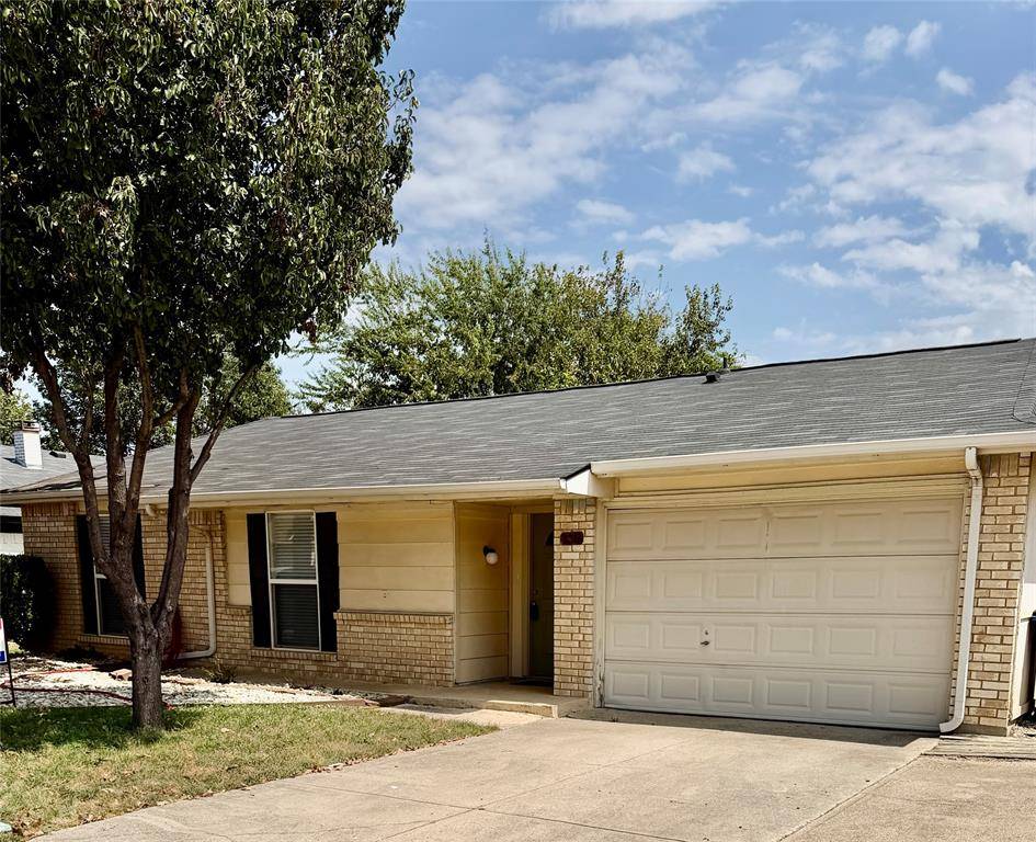 5312 Queens Court, Lake Dallas, TX 75065