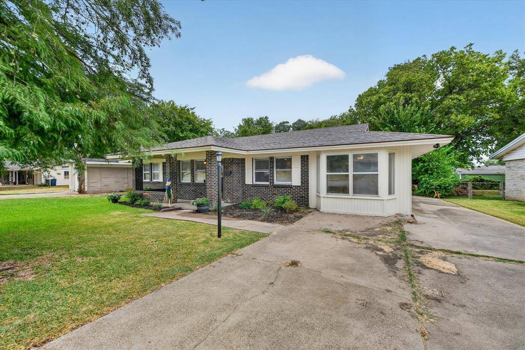 5500 Wheaton Drive, Fort Worth, TX 76133