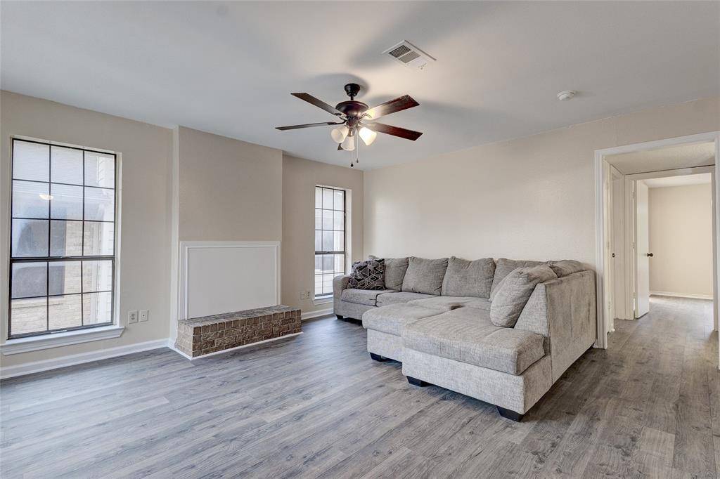 201 W Trinity Street #B, Forney, TX 75126