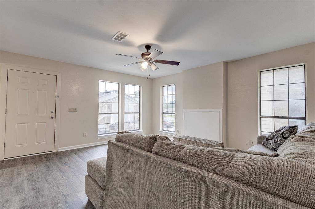 201 W Trinity Street #B, Forney, TX 75126