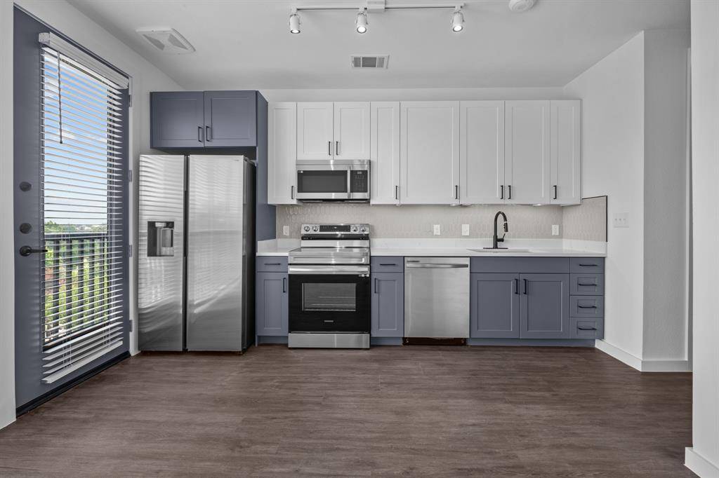 1100 N Zang Boulevard #106, Dallas, TX 75203
