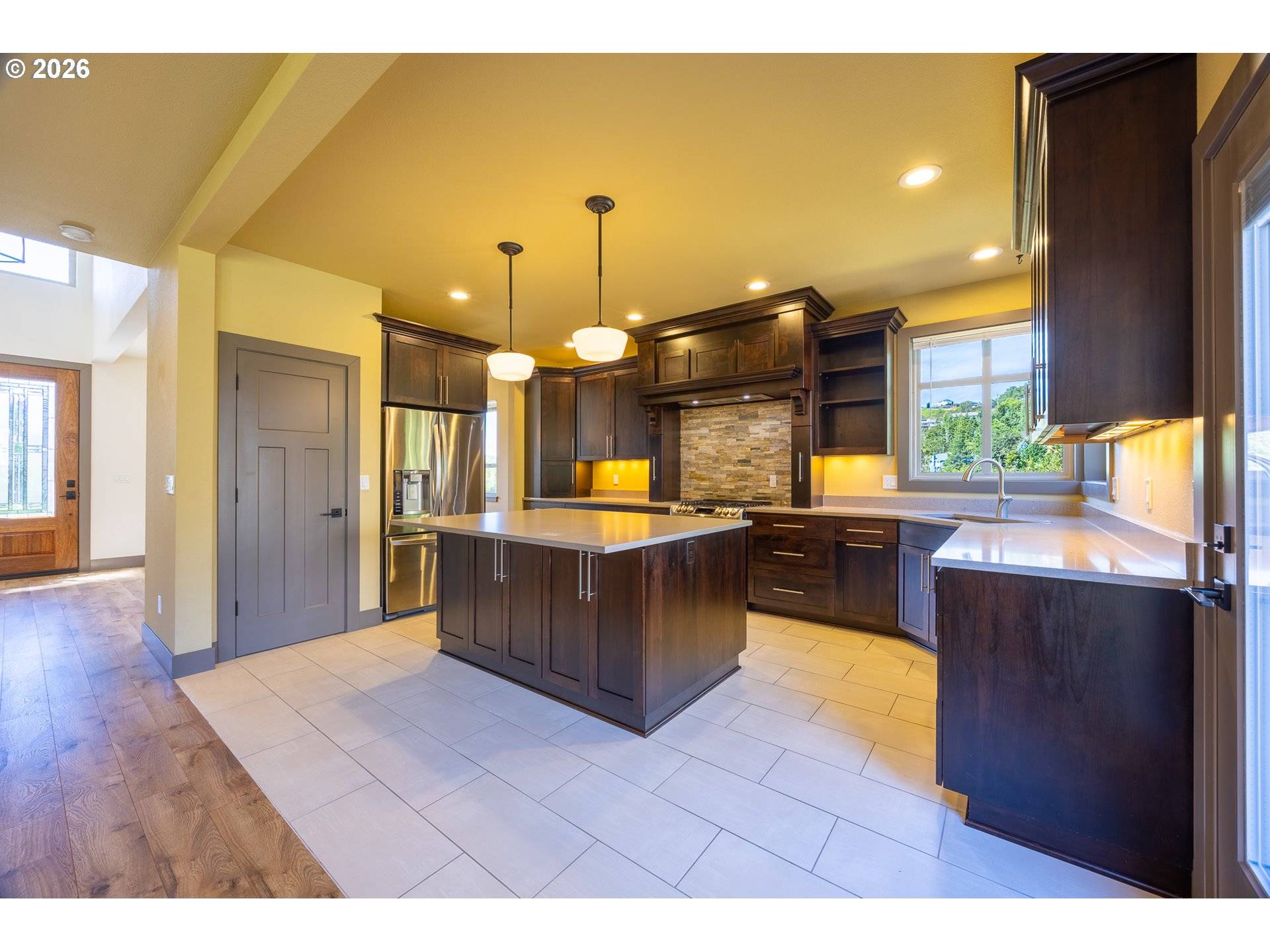 2712 NW DAYSHA DR, Roseburg, OR 97471