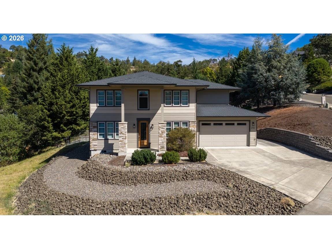 2712 NW DAYSHA DR, Roseburg, OR 97471