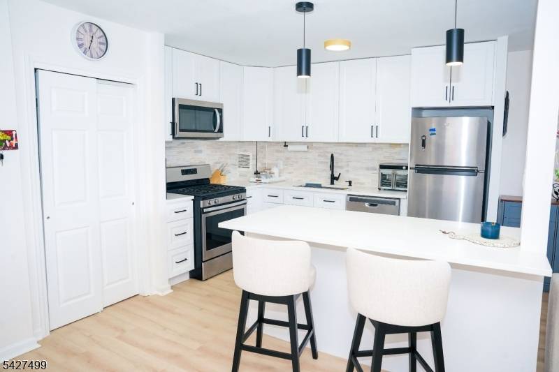276 Prospect St #5E, East Orange City, NJ 07017
