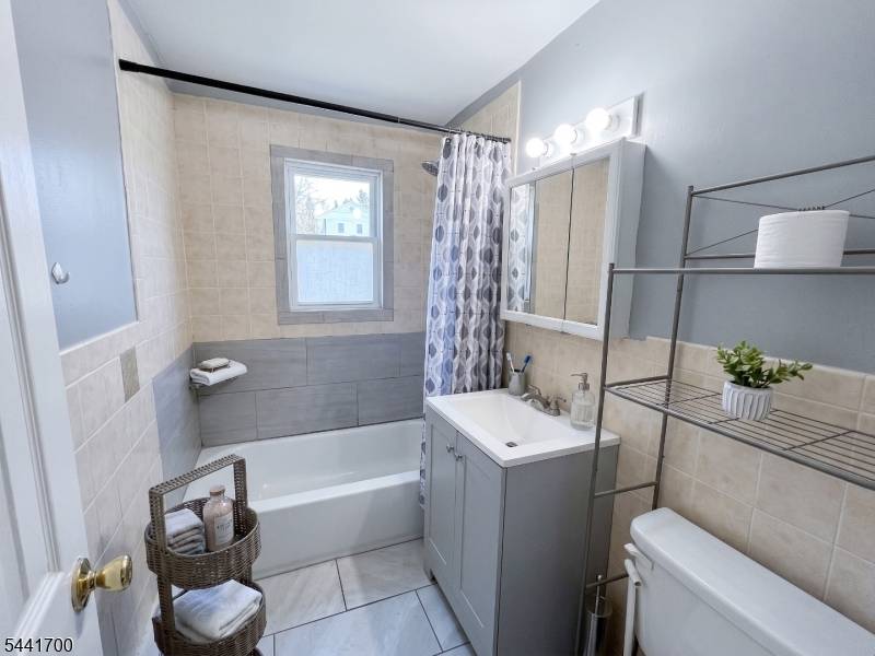 236 Alexander St, Newark City, NJ 07106