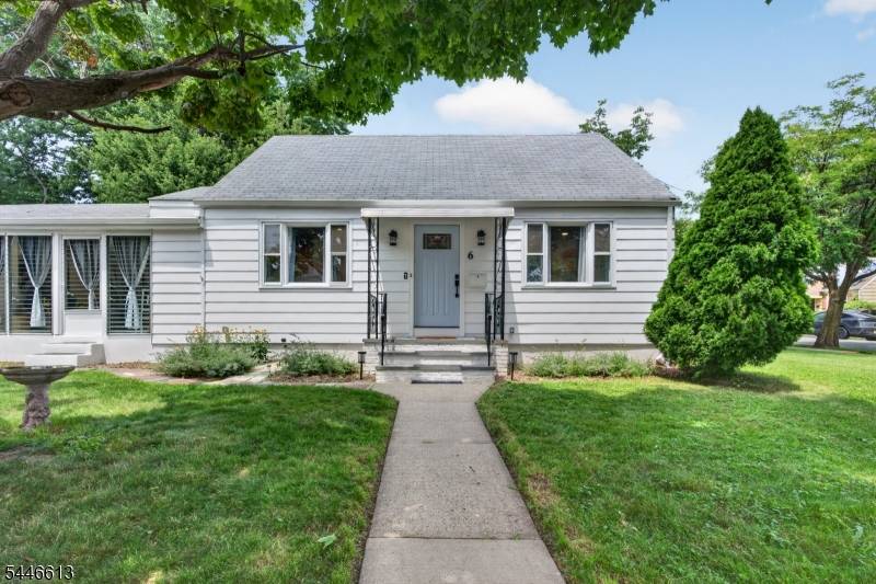 6 Elm Hill Rd, Clifton City, NJ 07013