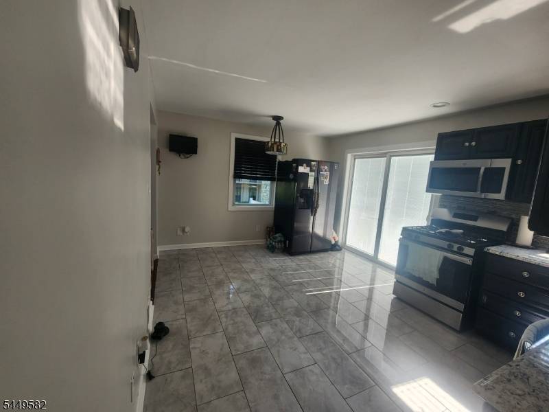 657 Broad St, Clifton City, NJ 07013