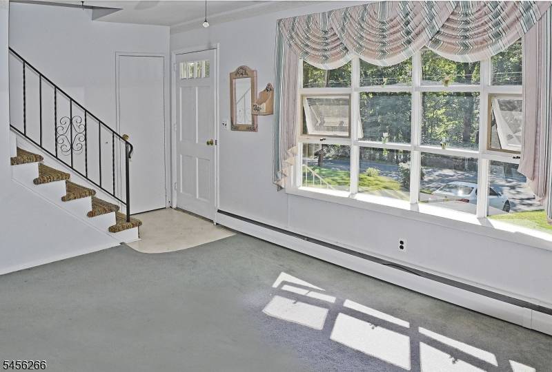 194 Tomahawk Trl, Byram Twp., NJ 07871