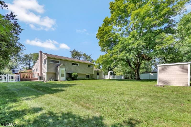 8 Libby Ave, Pequannock Twp., NJ 07444