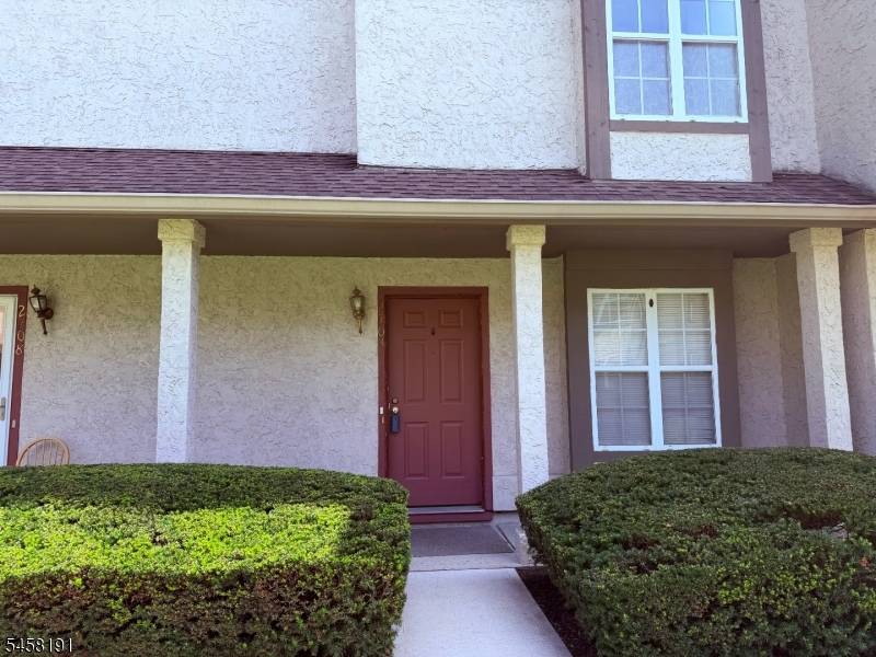 2704 Commons At Kingswood Dr #2704, East Brunswick Twp., NJ 08816