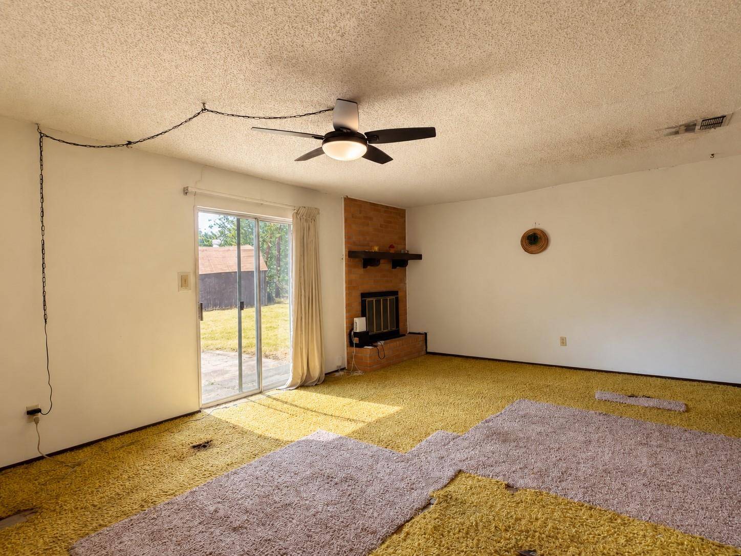 704 Drake LN, Taylor, TX 76574