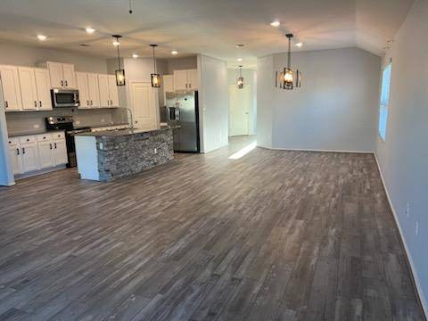 424 Cosmos LN, Jarrell, TX 76537