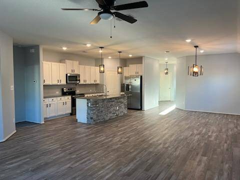 424 Cosmos LN, Jarrell, TX 76537