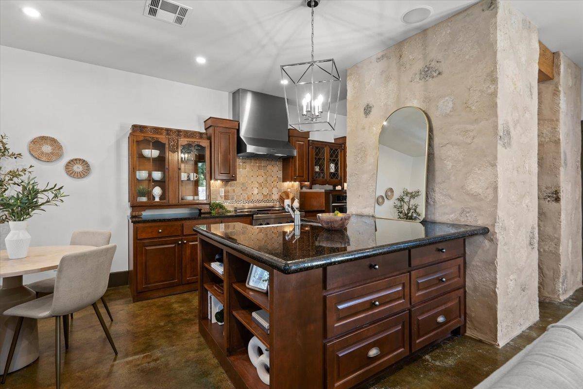 1711 Ravey ST #1711, Austin, TX 78704
