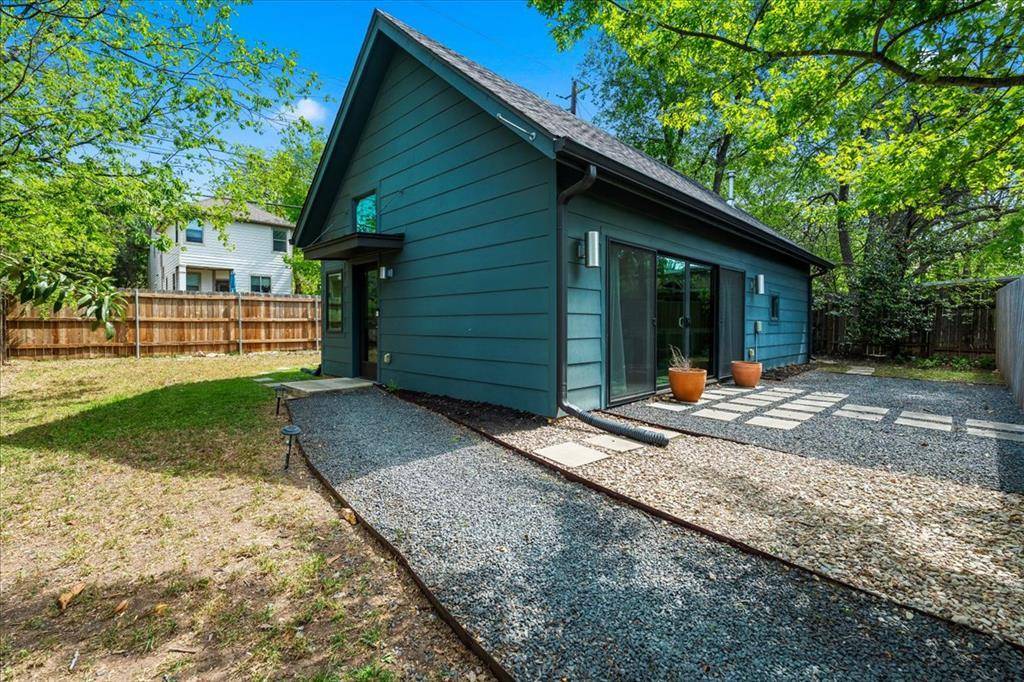 1808 Forest Hill DR #B, Austin, TX 78745