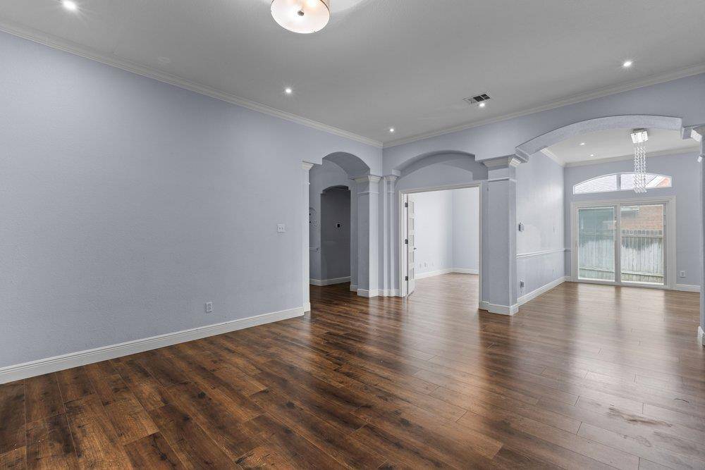 911 Indian Run DR, Pflugerville, TX 78660