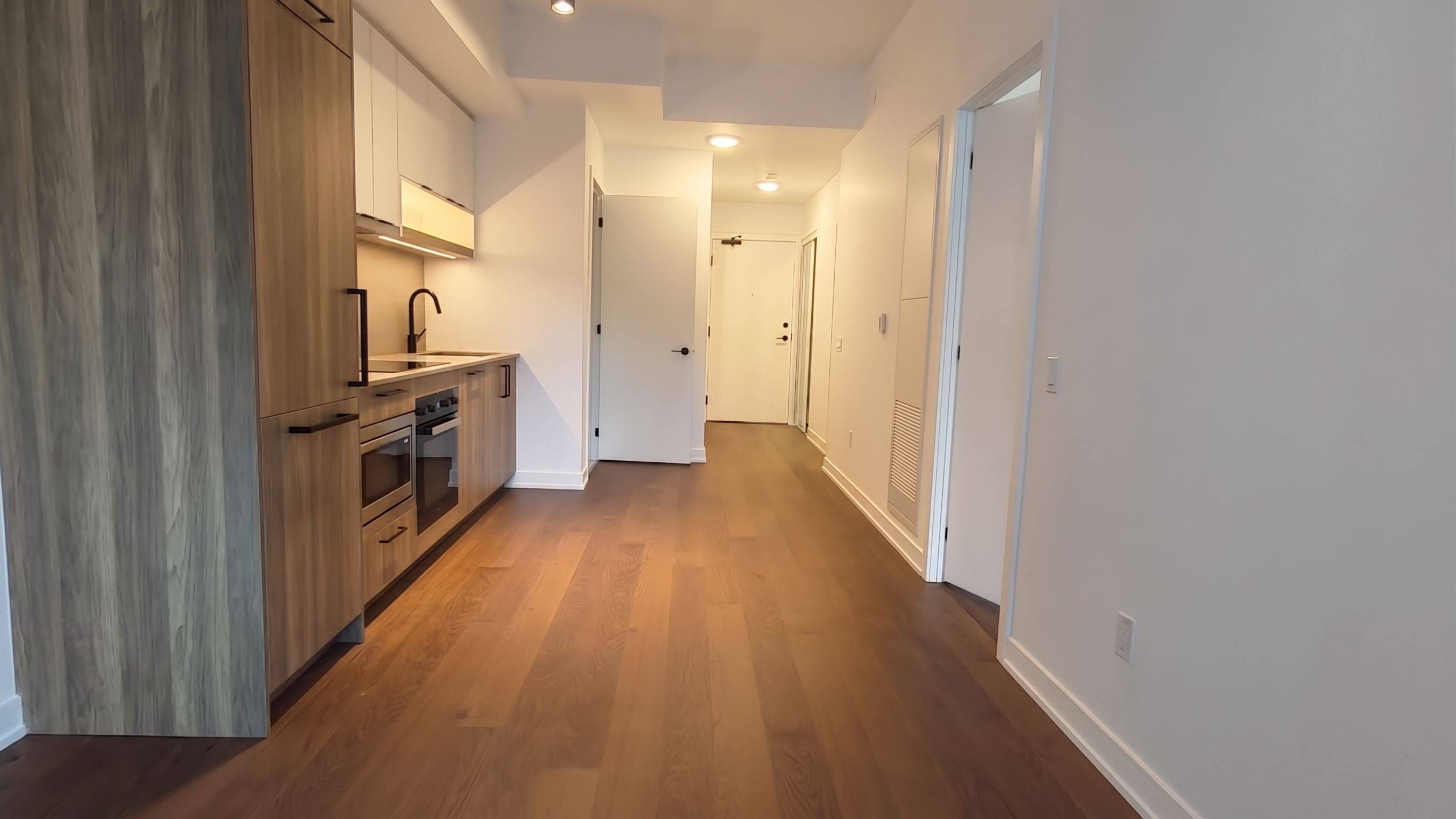 91 Montclair AVE #203, Toronto C03, ON M5P 0B1