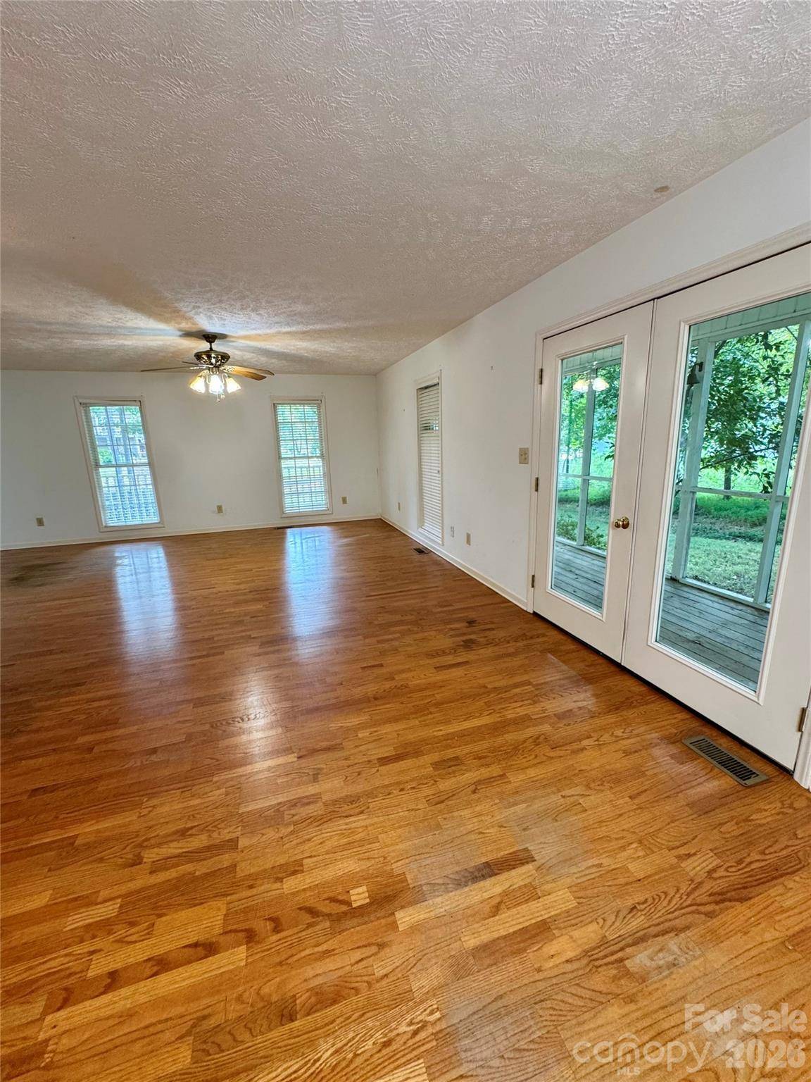 142 harbor point DR #31, Cherryville, NC 28021