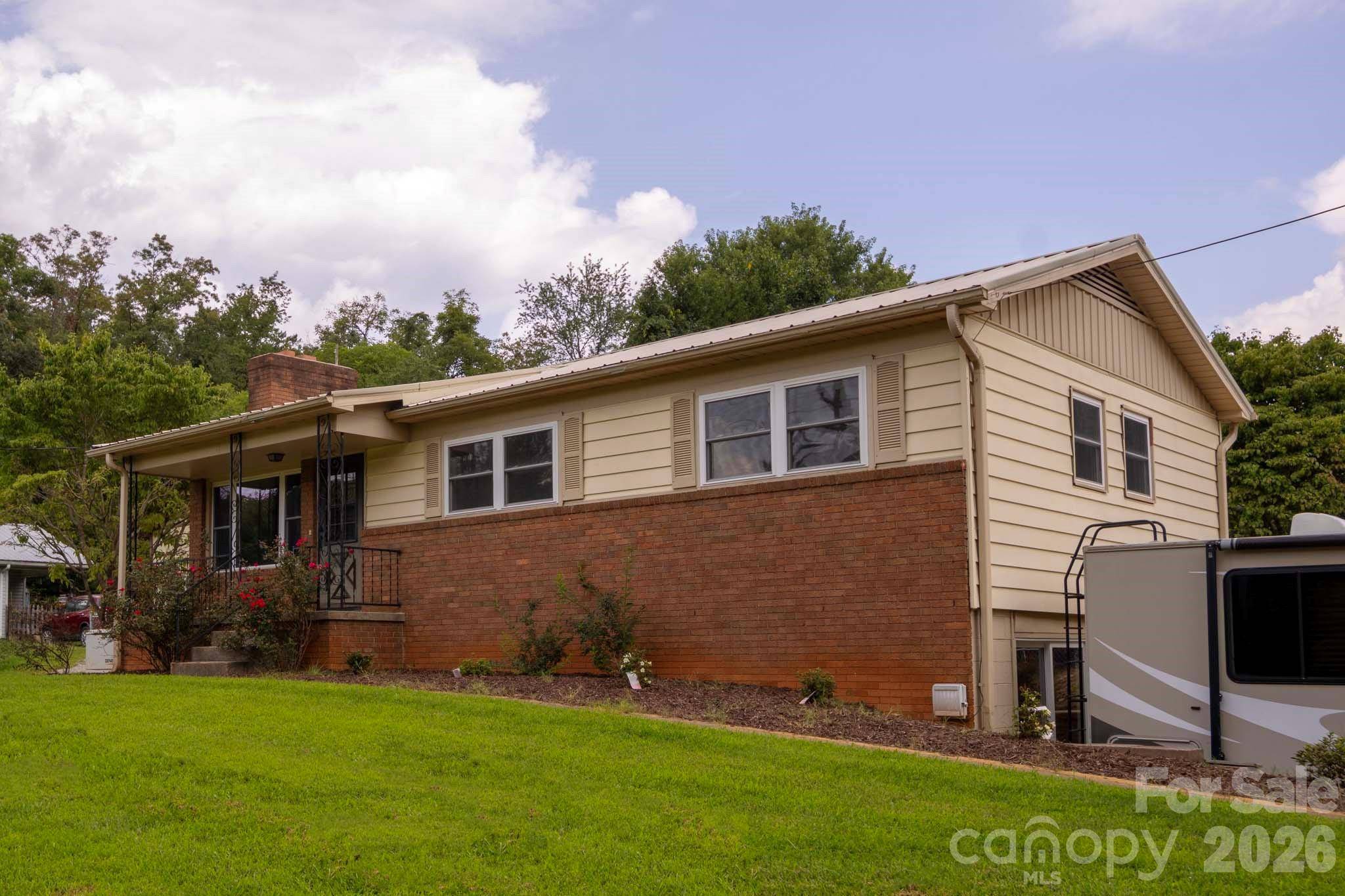317 Brickyard RD, Asheville, NC 28806