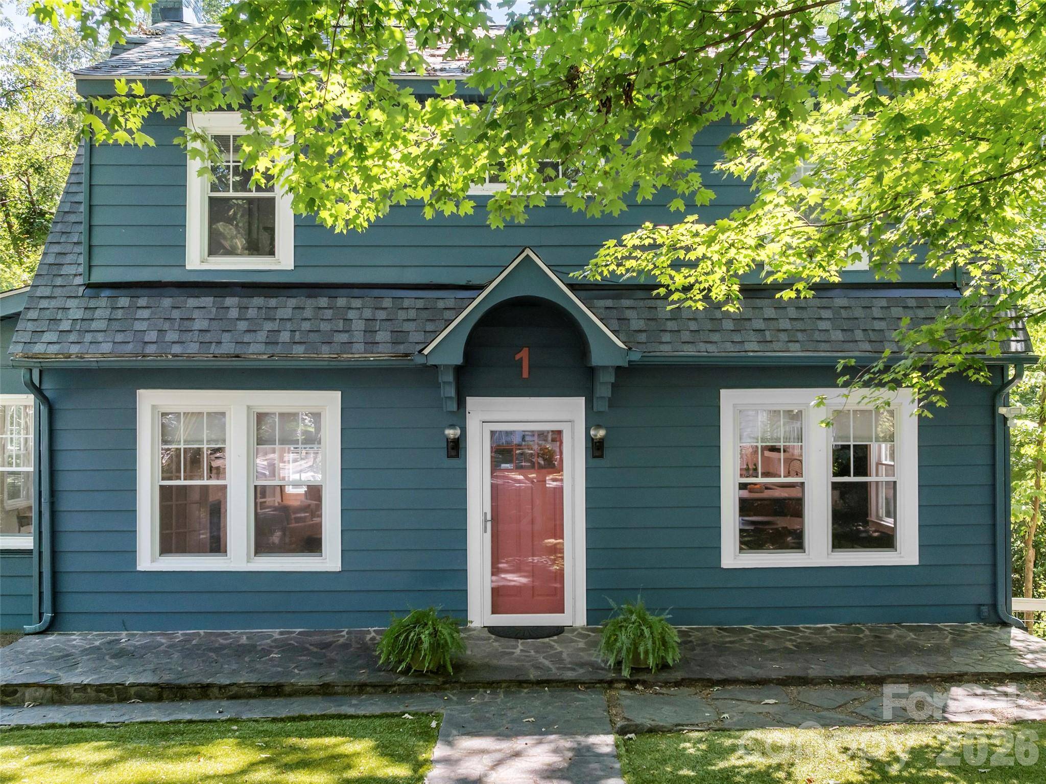1 Kenilworth RD, Asheville, NC 28803