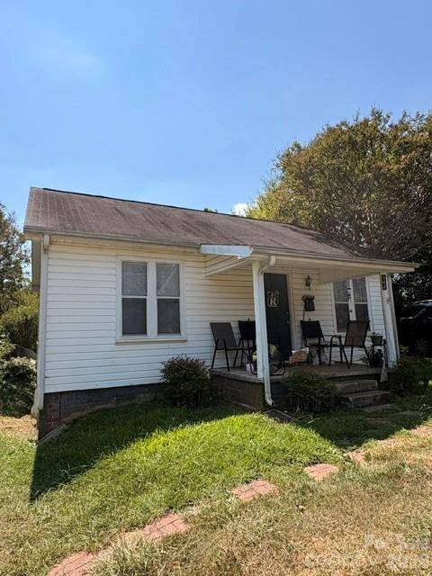 142 E Catawba AVE, Mount Holly, NC 28120
