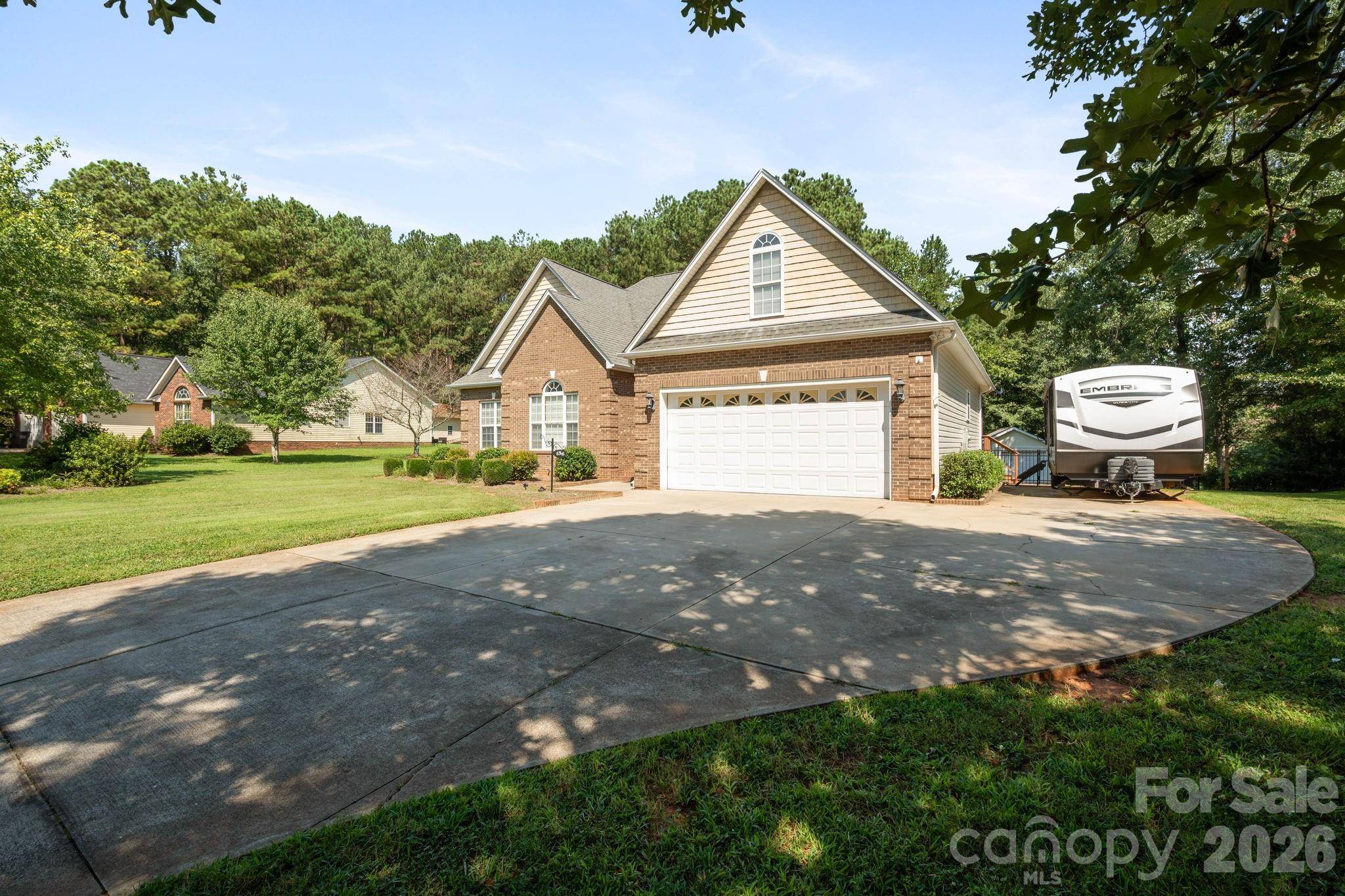 136 Gibralter Point RD, Dallas, NC 28034